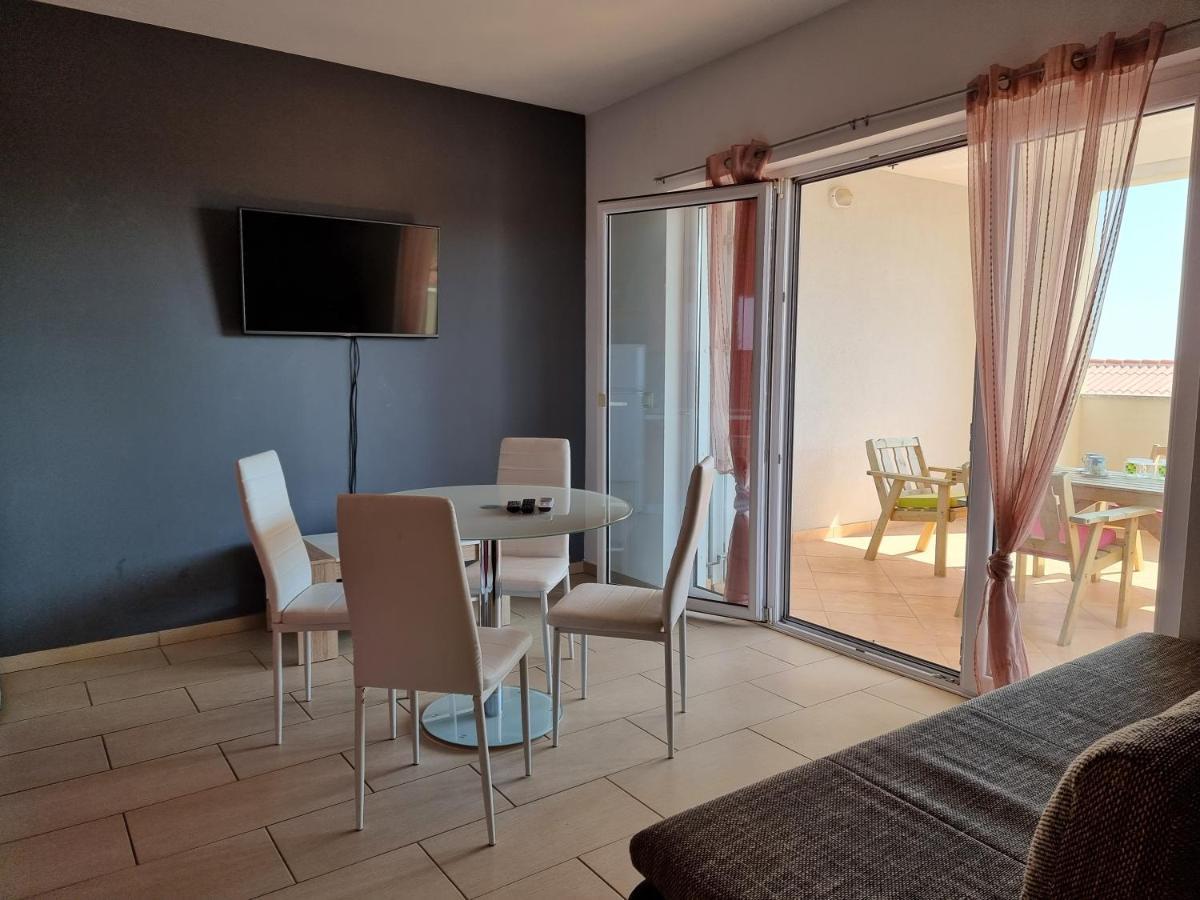 Apartment Wallot Novalja Exteriér fotografie